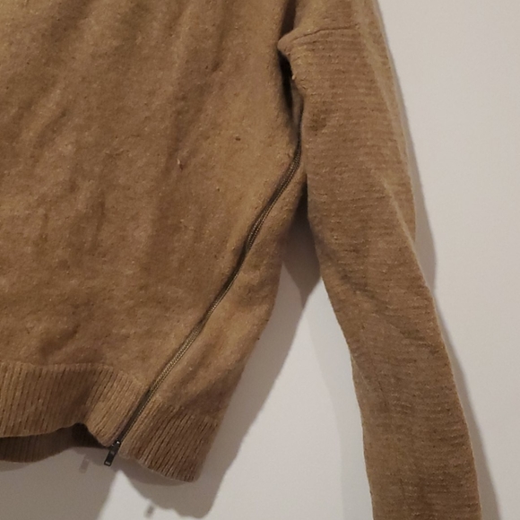 Sweater - Picture 2 of 3